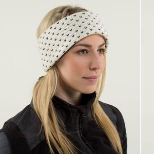 Lululemon Keepin’ it Cozy Ear Warmer